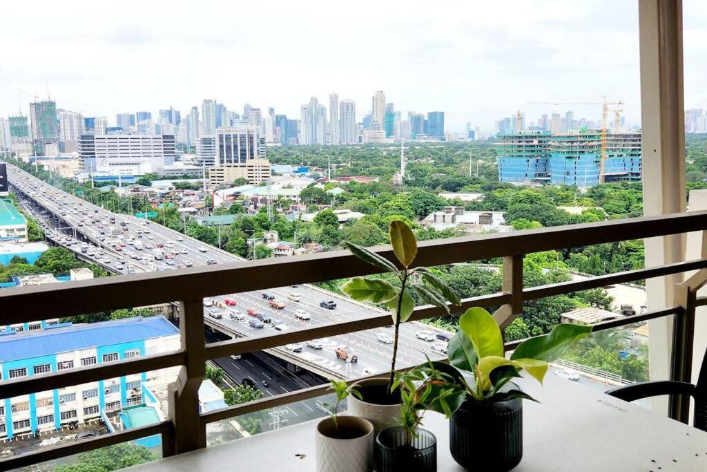 Casa Antonio At Fairway Terraces Family Penthouse 2Br Wi-Fi Nr Golf, Airport, Fort Bgc มะนิลา ภายนอก รูปภาพ