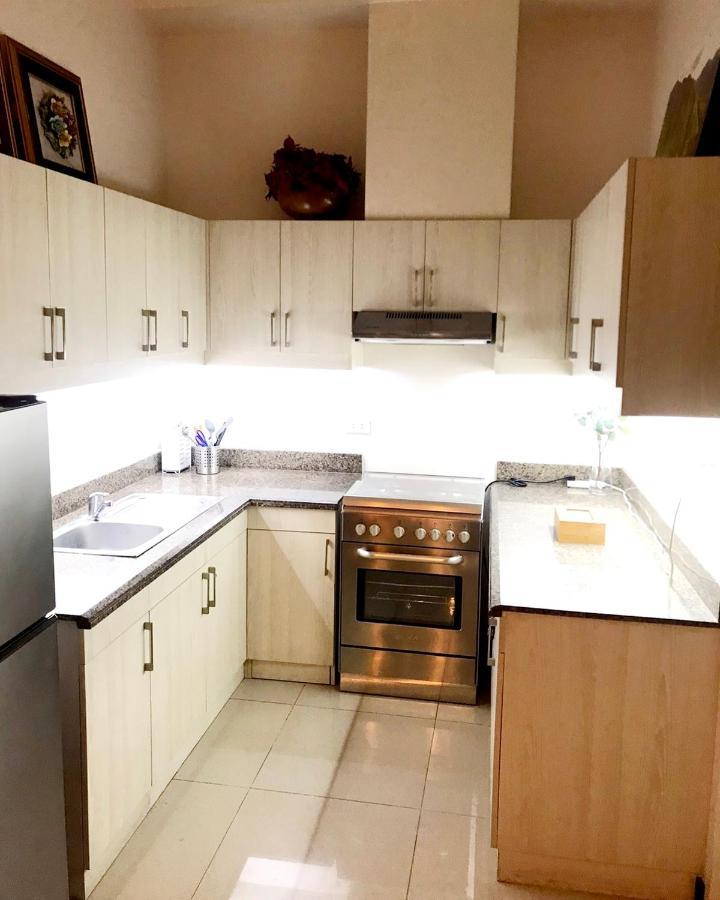 Casa Antonio At Fairway Terraces Family Penthouse 2Br Wi-Fi Nr Golf, Airport, Fort Bgc มะนิลา ภายนอก รูปภาพ