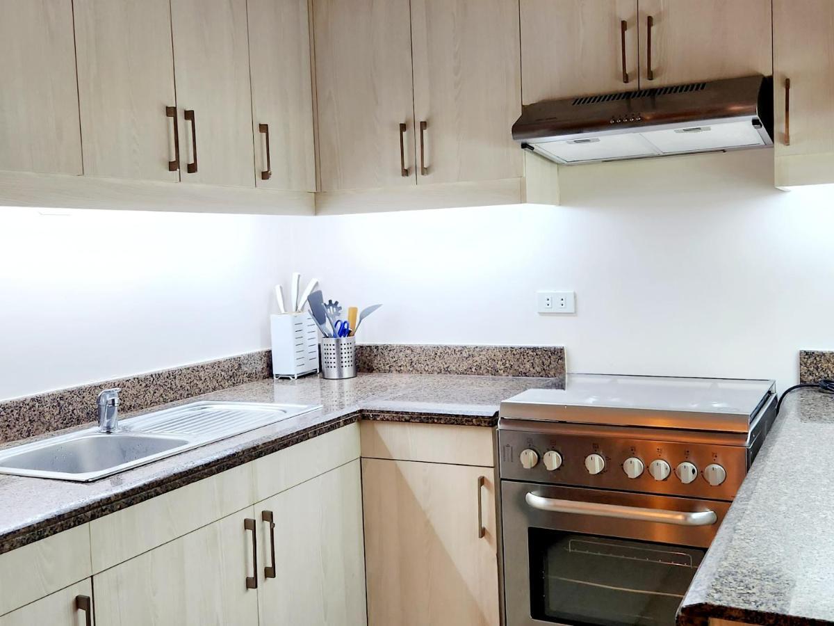 Casa Antonio At Fairway Terraces Family Penthouse 2Br Wi-Fi Nr Golf, Airport, Fort Bgc มะนิลา ภายนอก รูปภาพ
