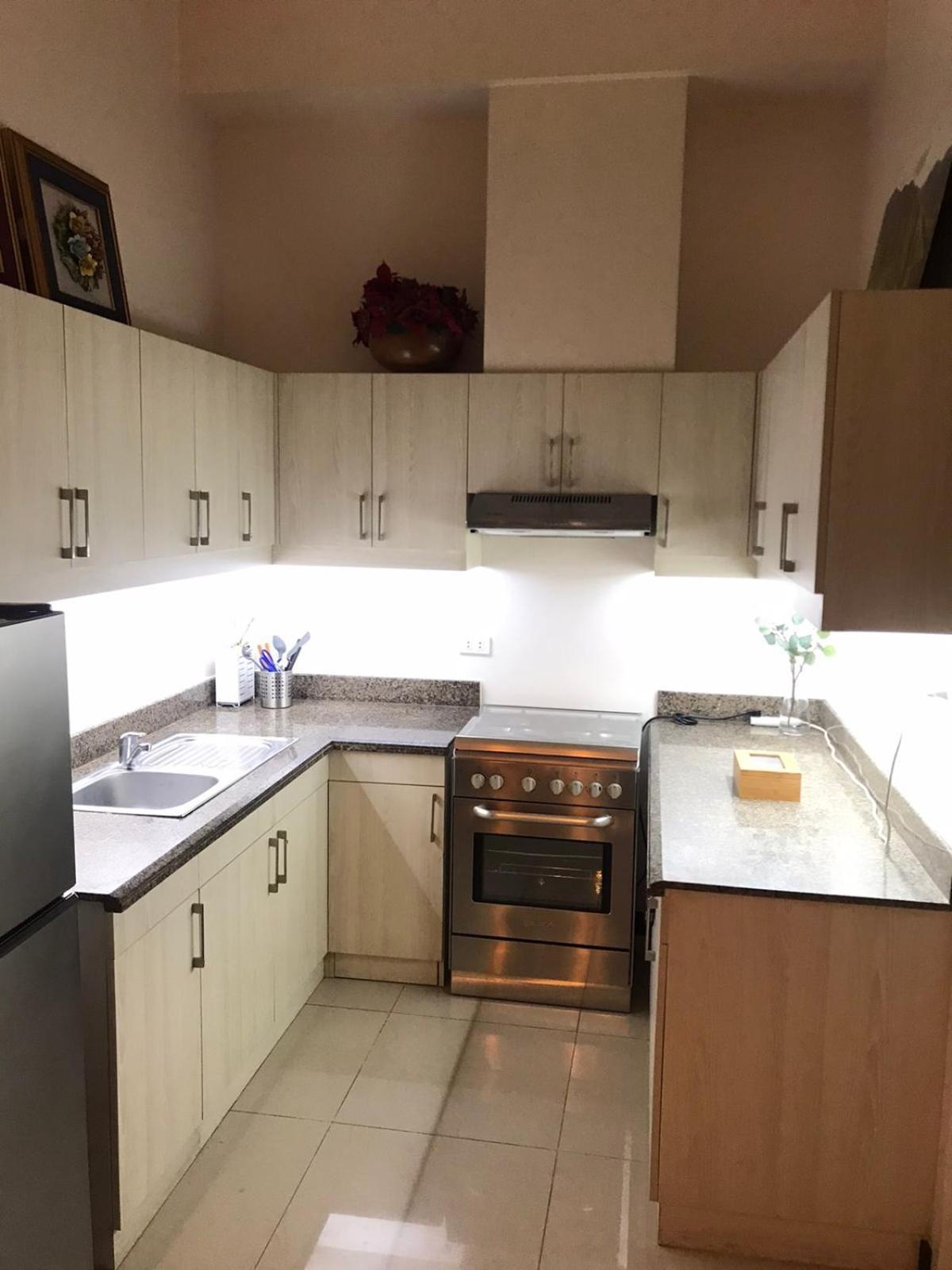 Casa Antonio At Fairway Terraces Family Penthouse 2Br Wi-Fi Nr Golf, Airport, Fort Bgc มะนิลา ภายนอก รูปภาพ