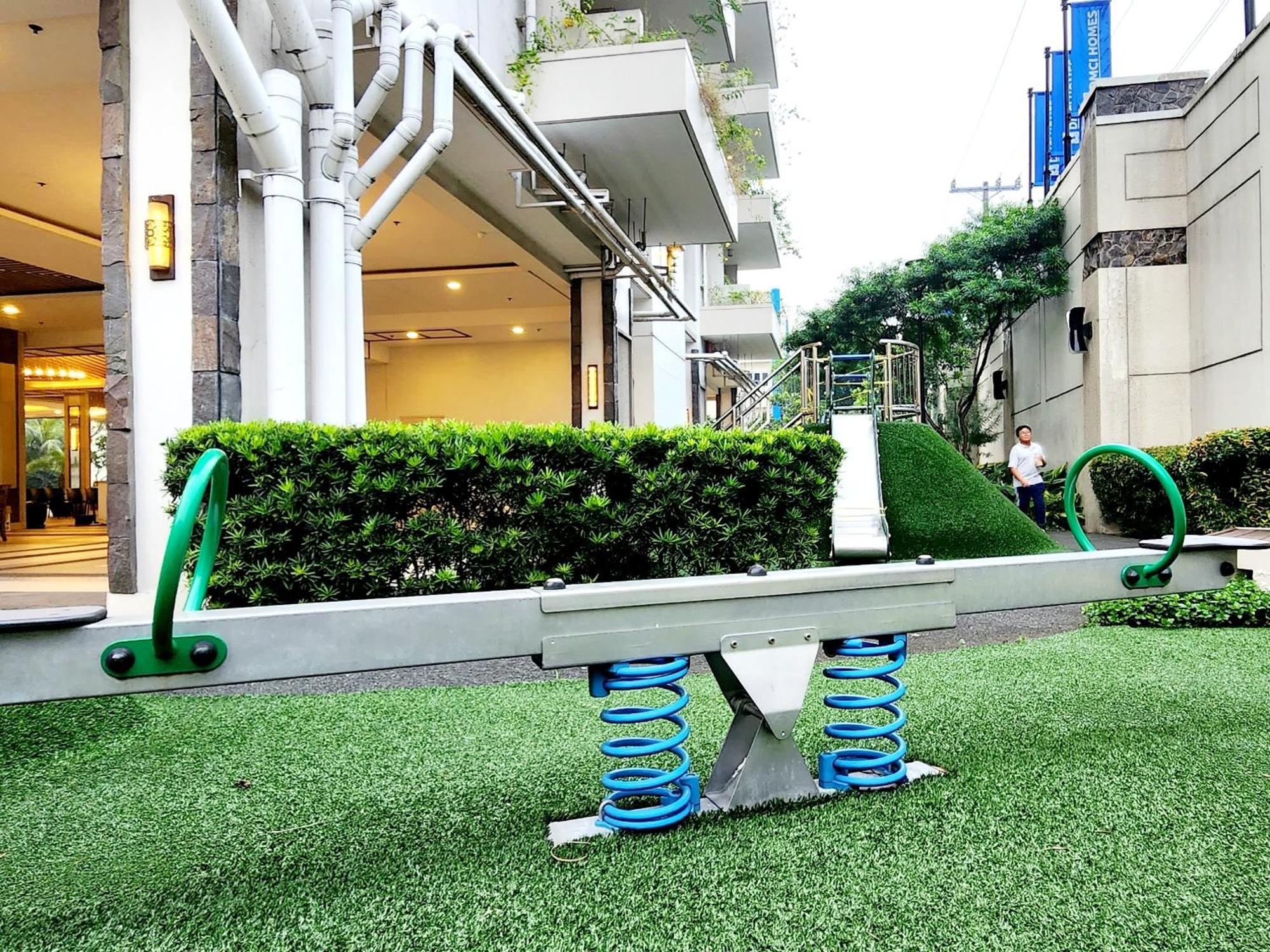 Casa Antonio At Fairway Terraces Family Penthouse 2Br Wi-Fi Nr Golf, Airport, Fort Bgc มะนิลา ภายนอก รูปภาพ